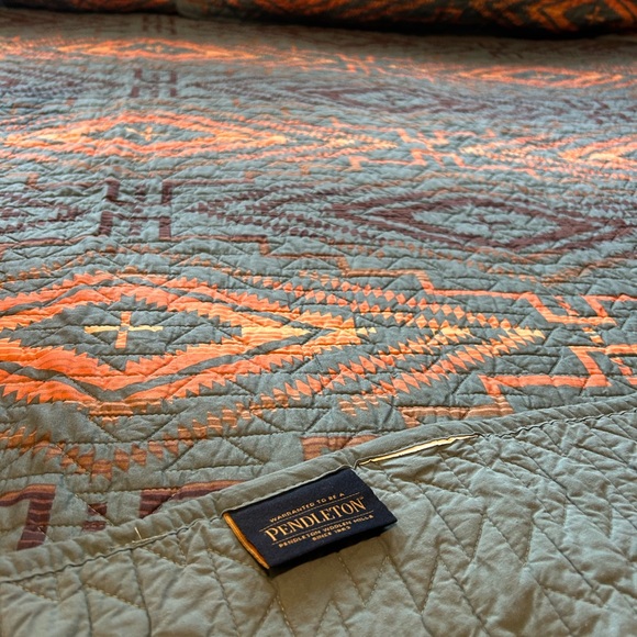 Pendleton Sunset Cross King Quilt + 2 Sham Set - Picture 3 of 8